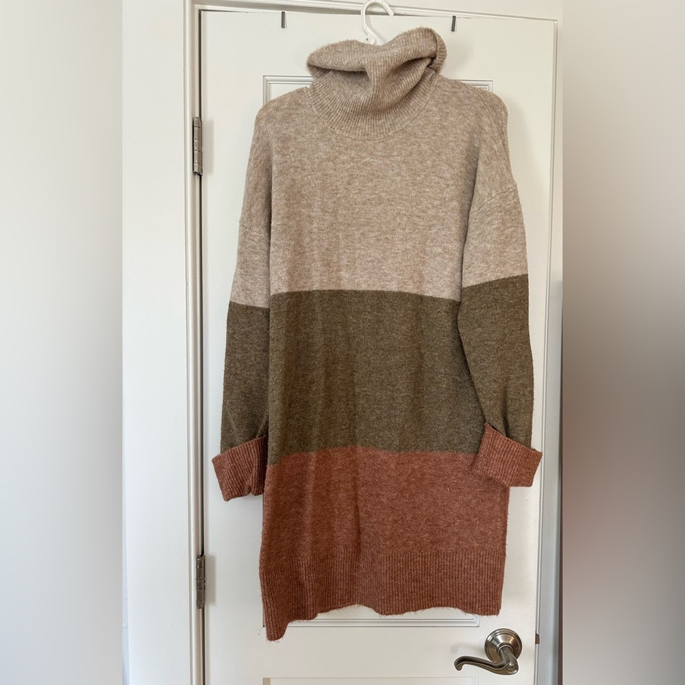 Good condition. Fits on the larger side.